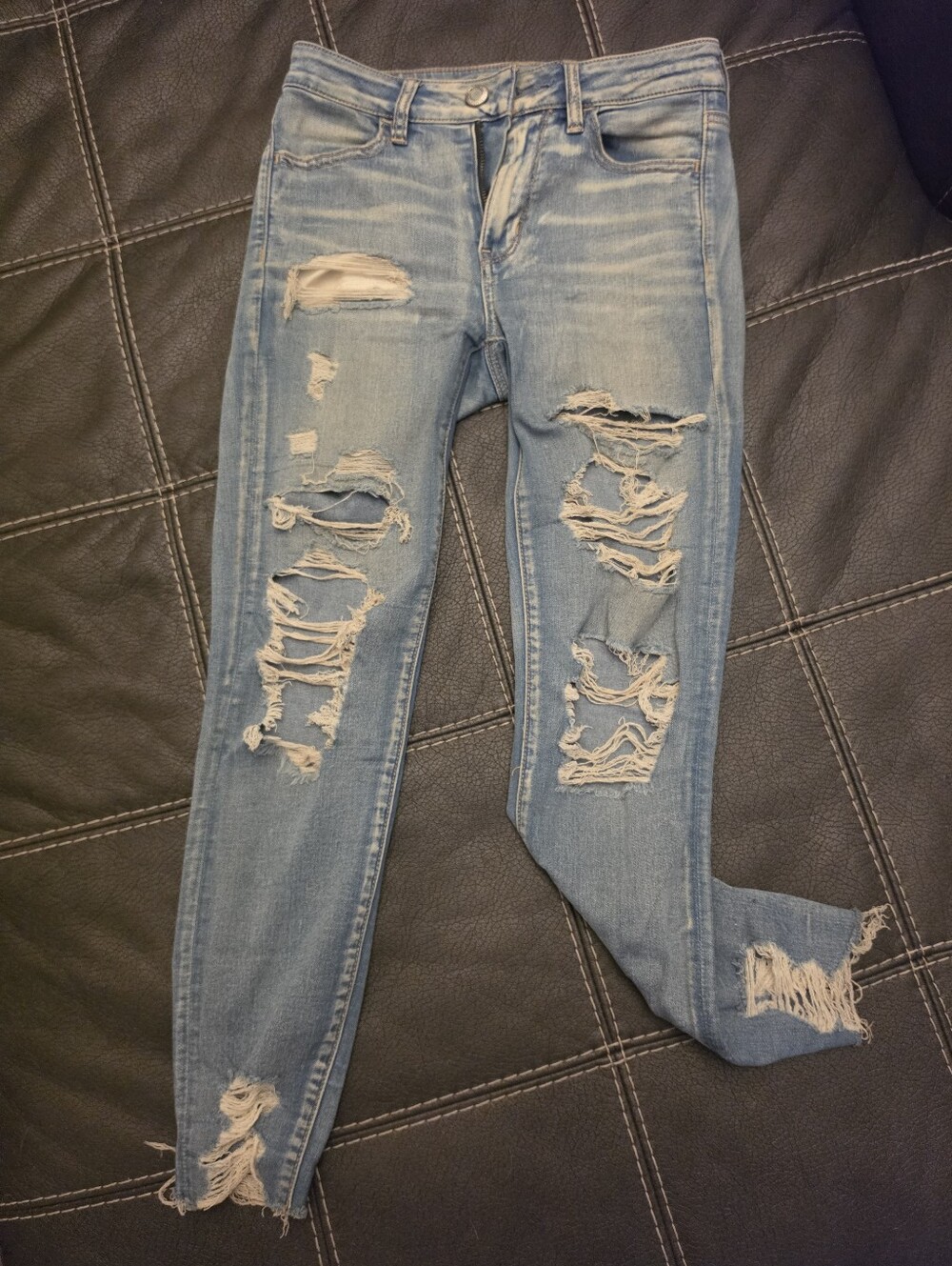 American Eagle Light Blue Distressed High Rise Women’s Skinny Jegging